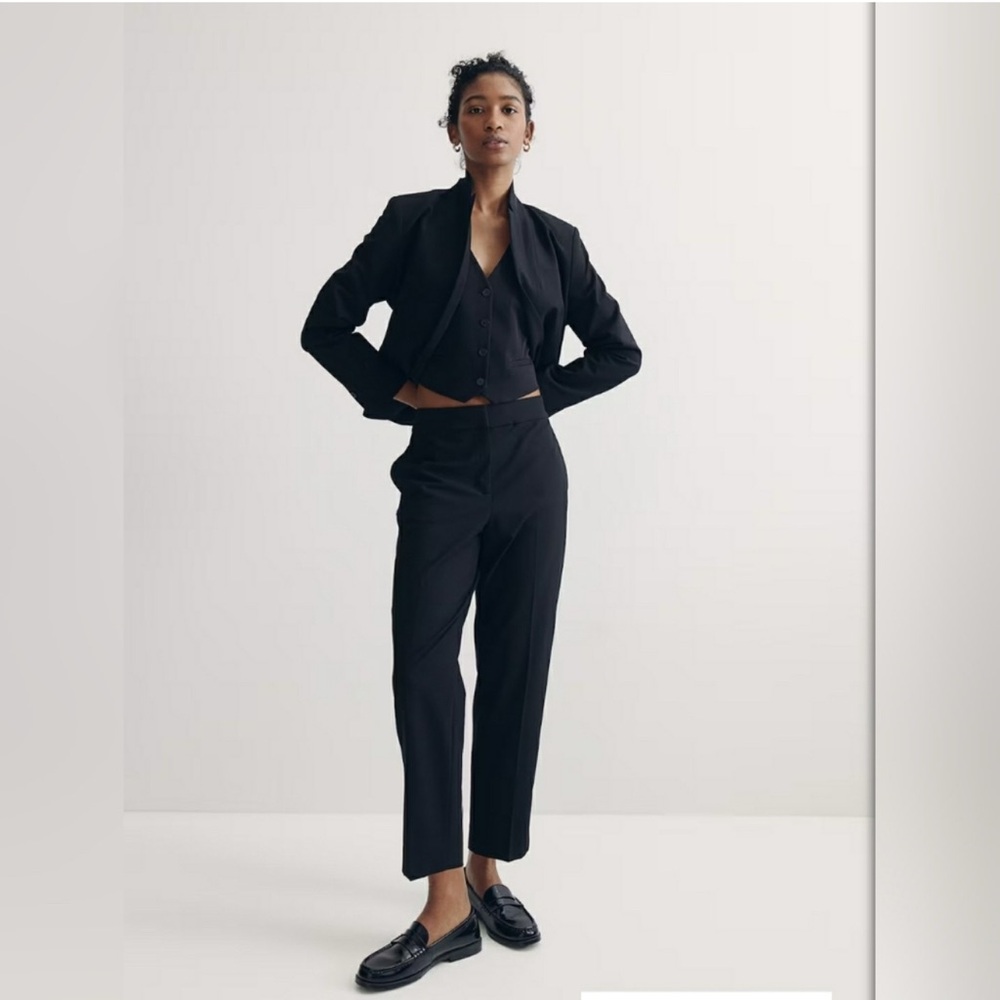 H&M Black Ankle-length slacks women size 6.